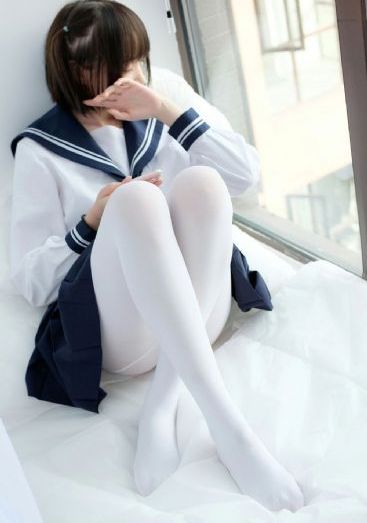 屈服在同学胯下的麻麻