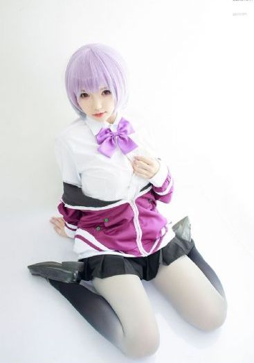 在厨房里征服美艳老师视频