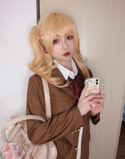 办公室撞击着旗袍美妇的肉体视频